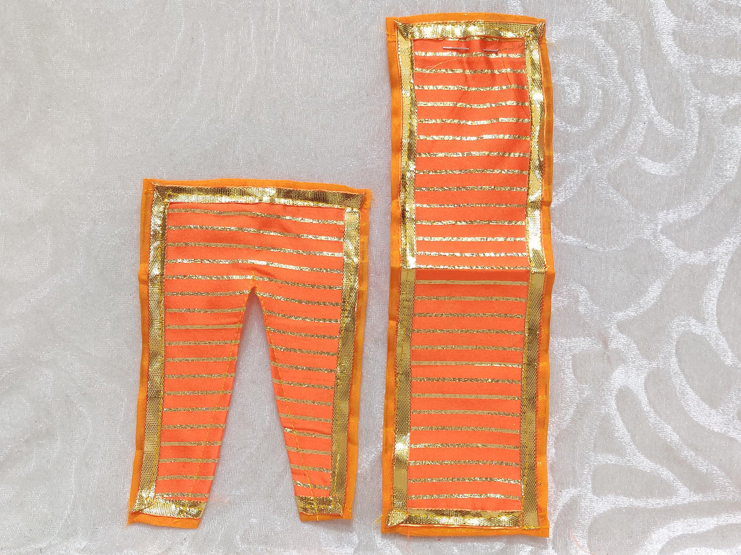 Medium Size Zari Chira Odhani Vastra