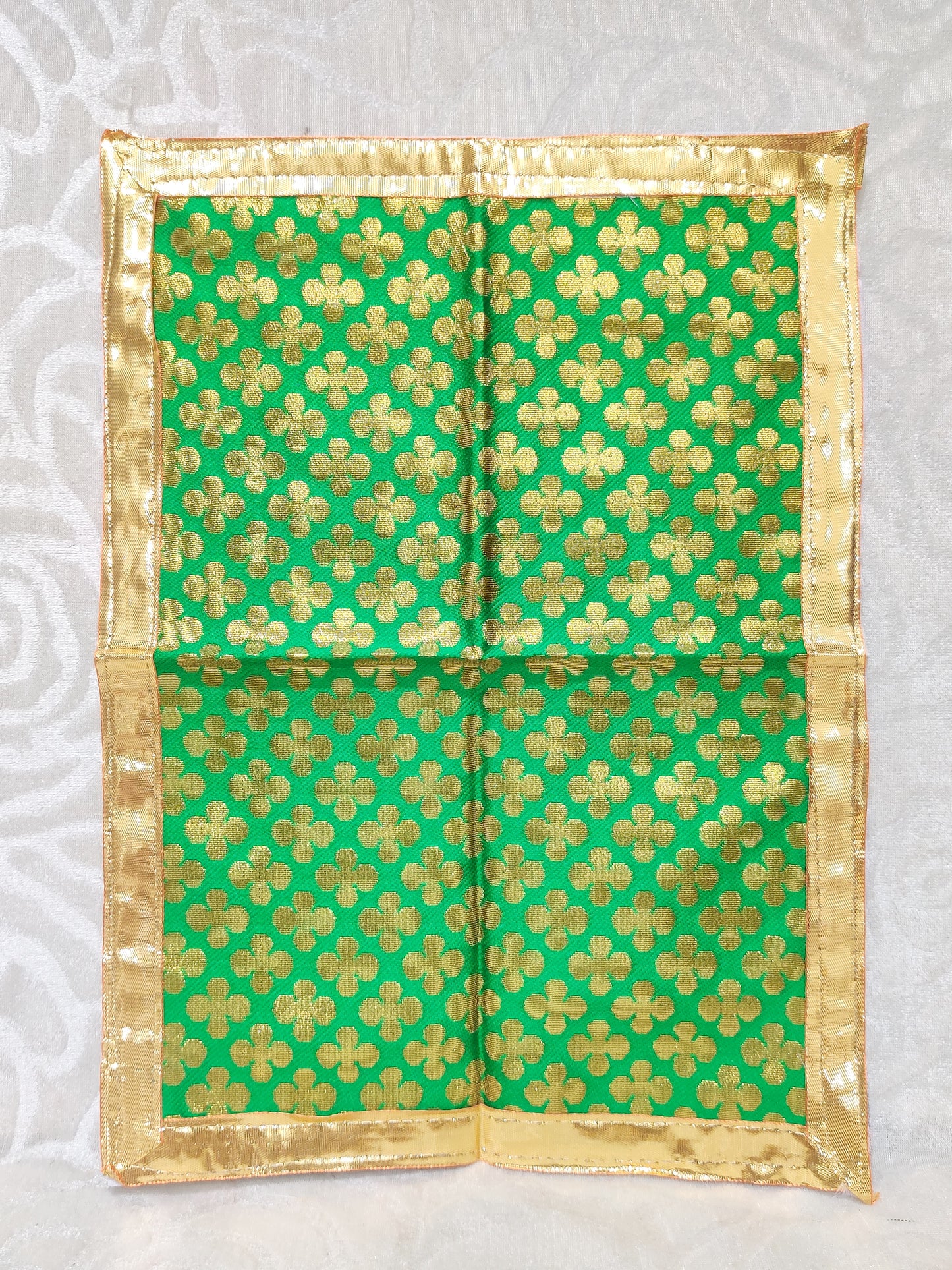 Medium Size Heavy Zhari Pichhwai