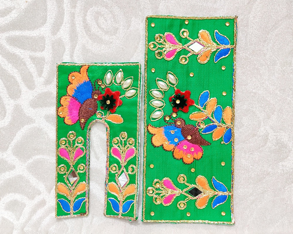 Medium Size Zari Chira Odhni Vastra