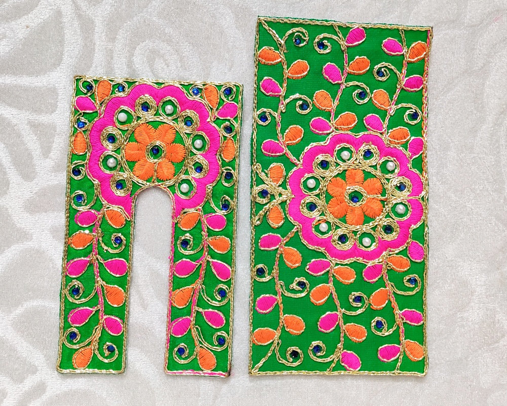 Medium Size Zari Chira Odhni Vastra
