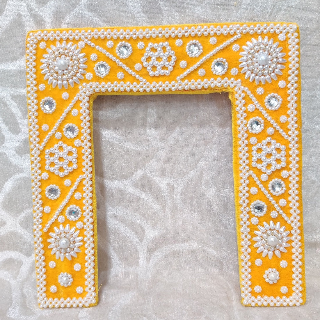Velvet Moti Work Pithika