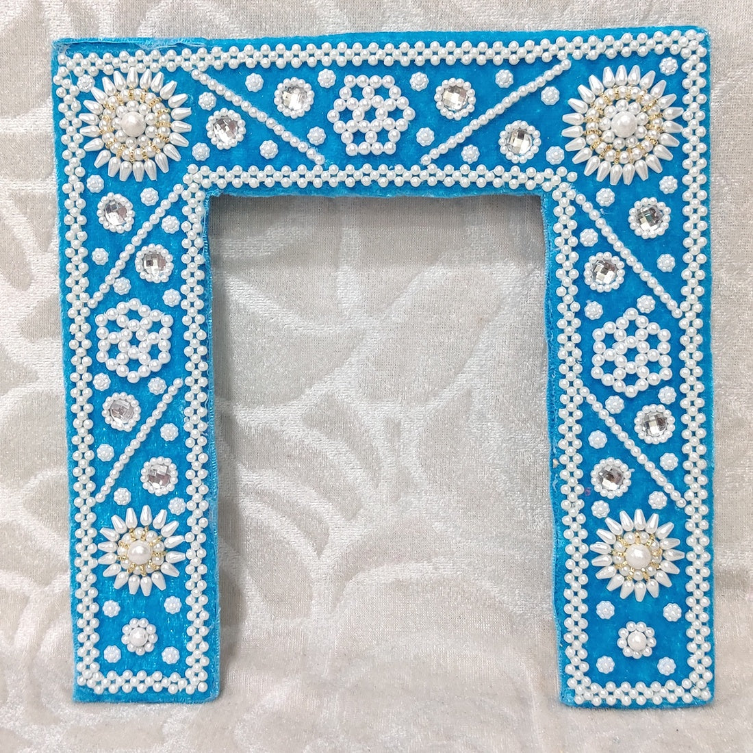 Velvet Moti Work Pithika