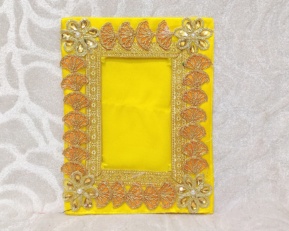 Postcard Size Heavy Zhari Chitraji Vastra