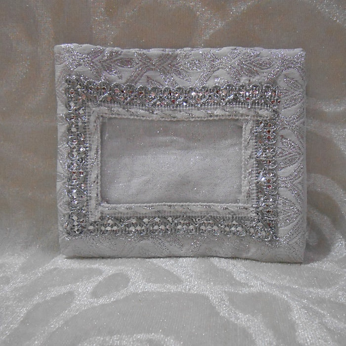 Medium Size Zari Chitraji Vastra