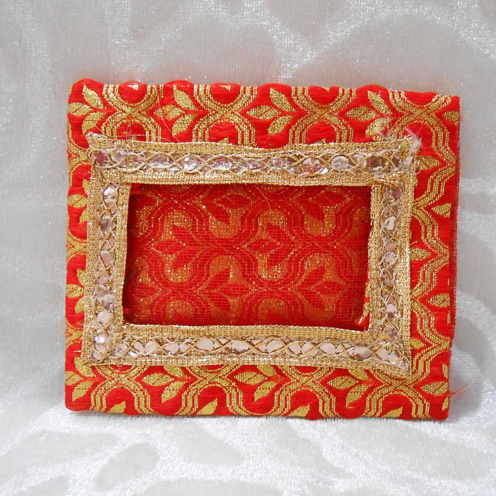 Medium Size Zari Chitraji Vastra
