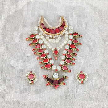 Kundan Malaji , Red