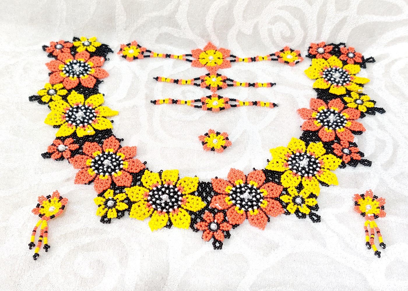 Flower Shape Barik Moti Gadijji Mala Full Set  (Black & Orange)