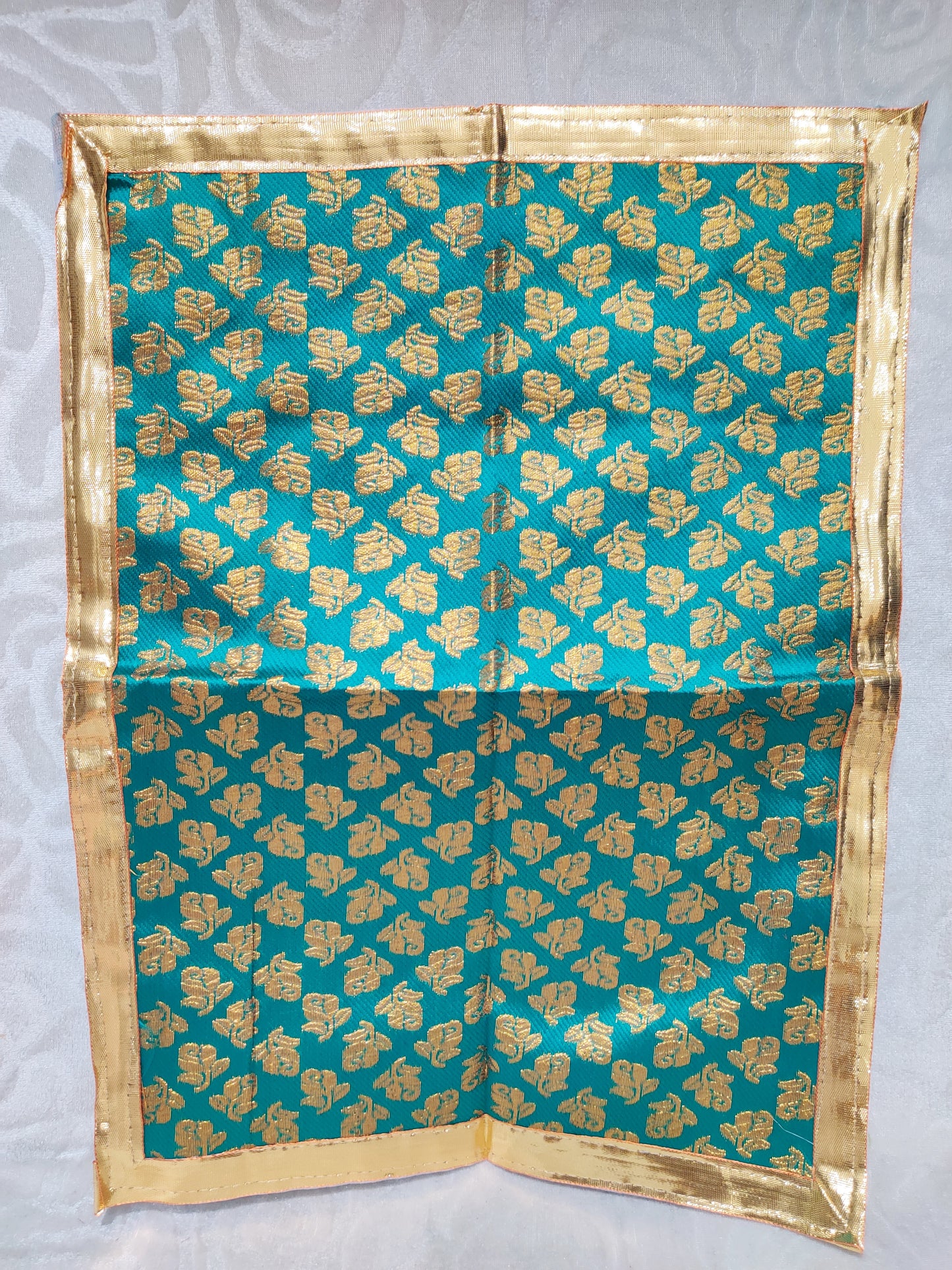 Medium Size Heavy Zhari Pichhwai