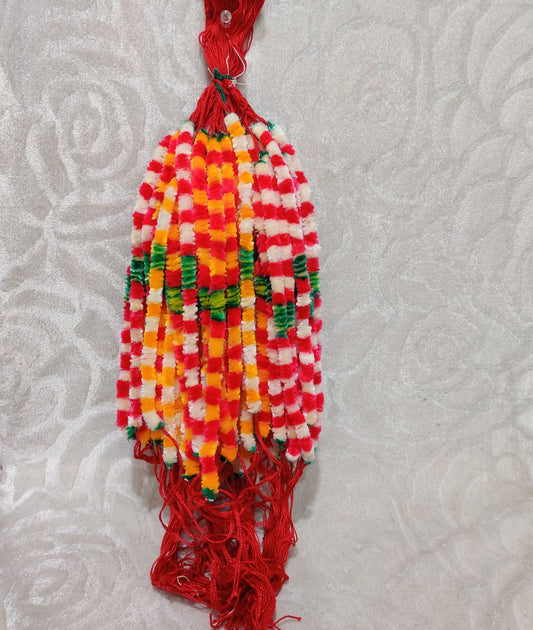 Pavitra, Medium
