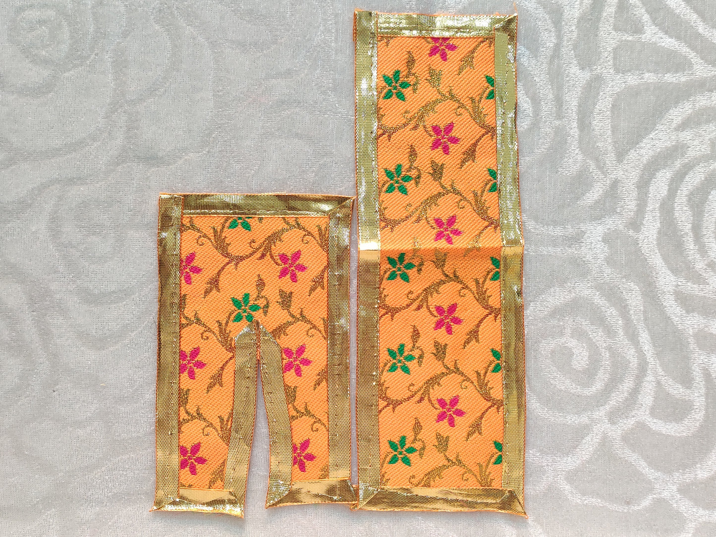 Zari Chira Odhani Vastra, Medium