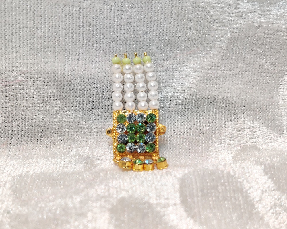 Diamond Sehra, Medium