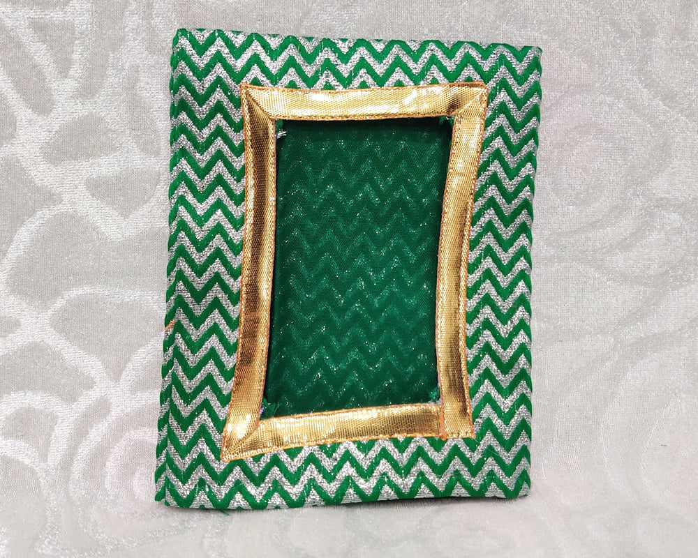 Medium Size Zari Lehariya Chitraji Vastra
