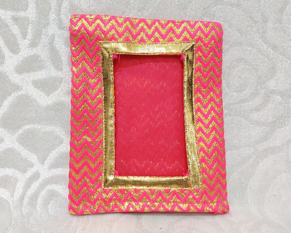 Medium Size Zari Lehariya Chitraji Vastra