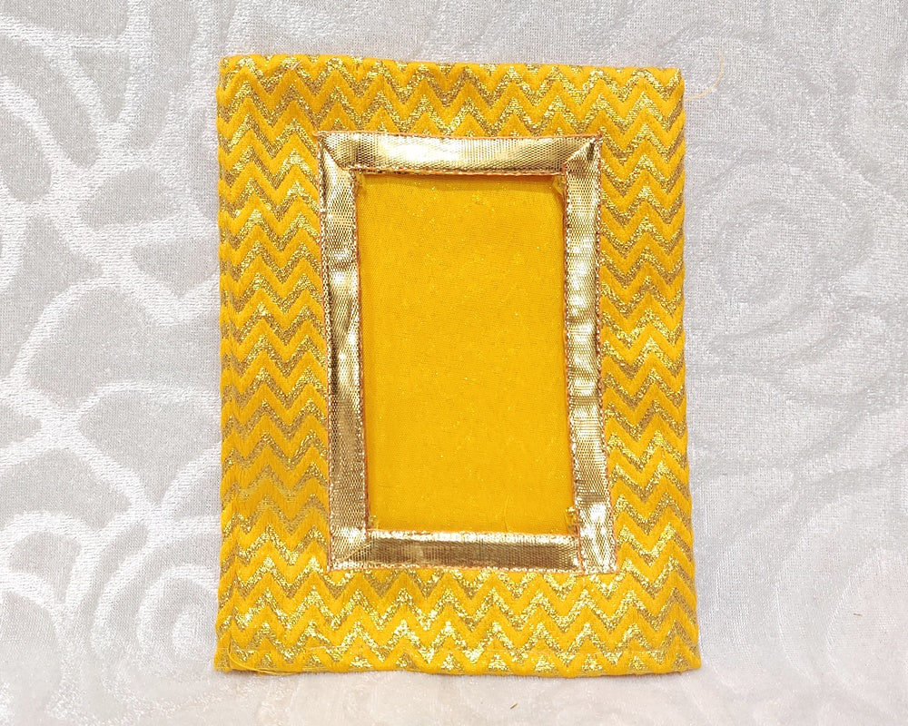 Medium Size Zari Lehariya Chitraji Vastra
