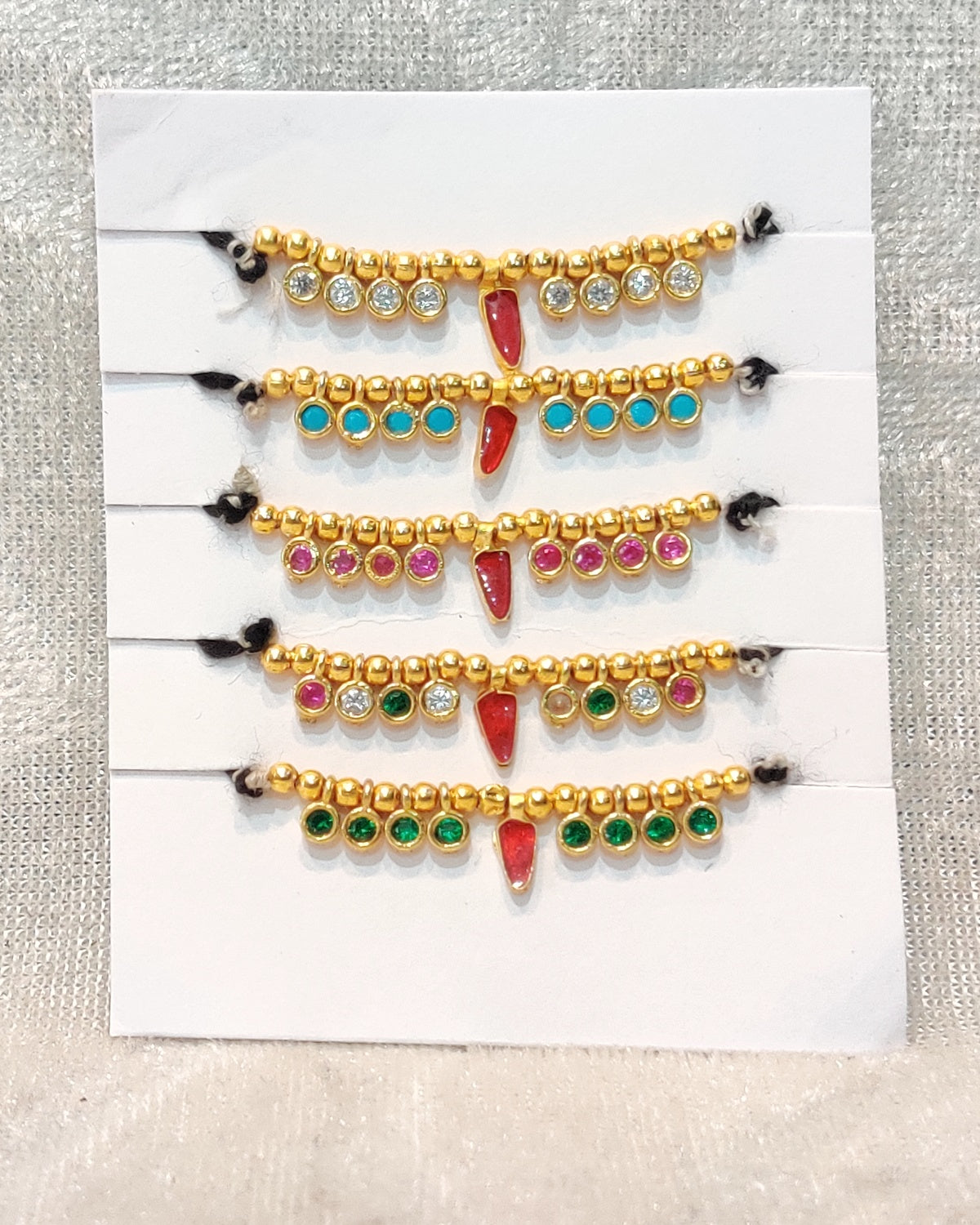 Golden Meenakari Alkawali , Medium